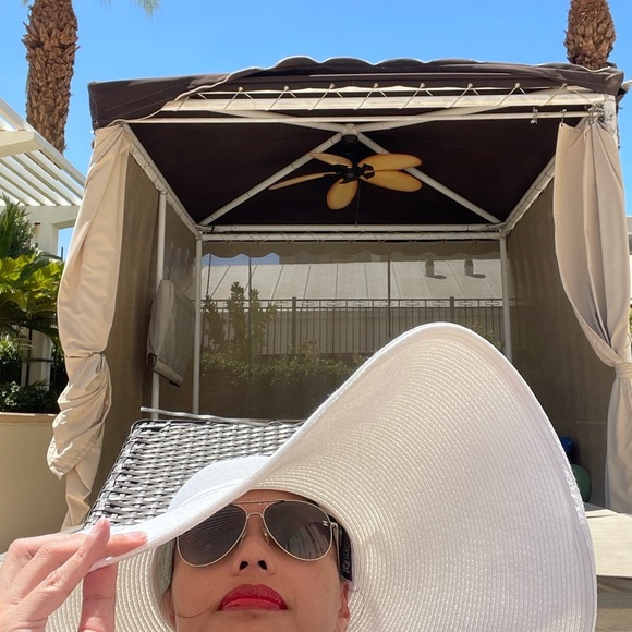 Meet your Posher, Mia Eternal - Picture 8 of 14